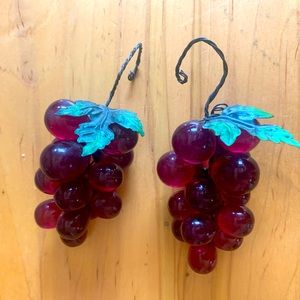 Hanging grape decor